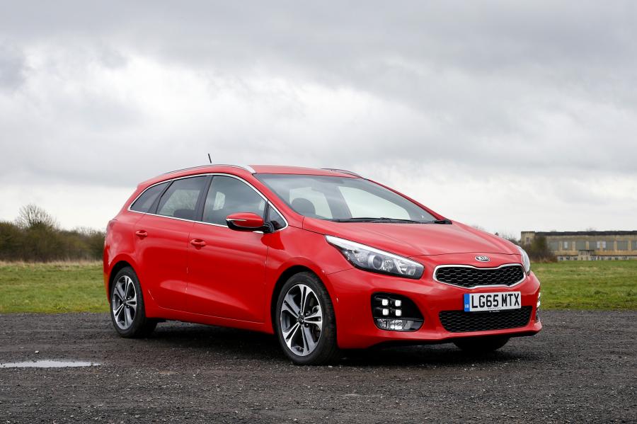  Kia ceed-SW GT Line 2015 года  (UK) (фото 15 из 20)